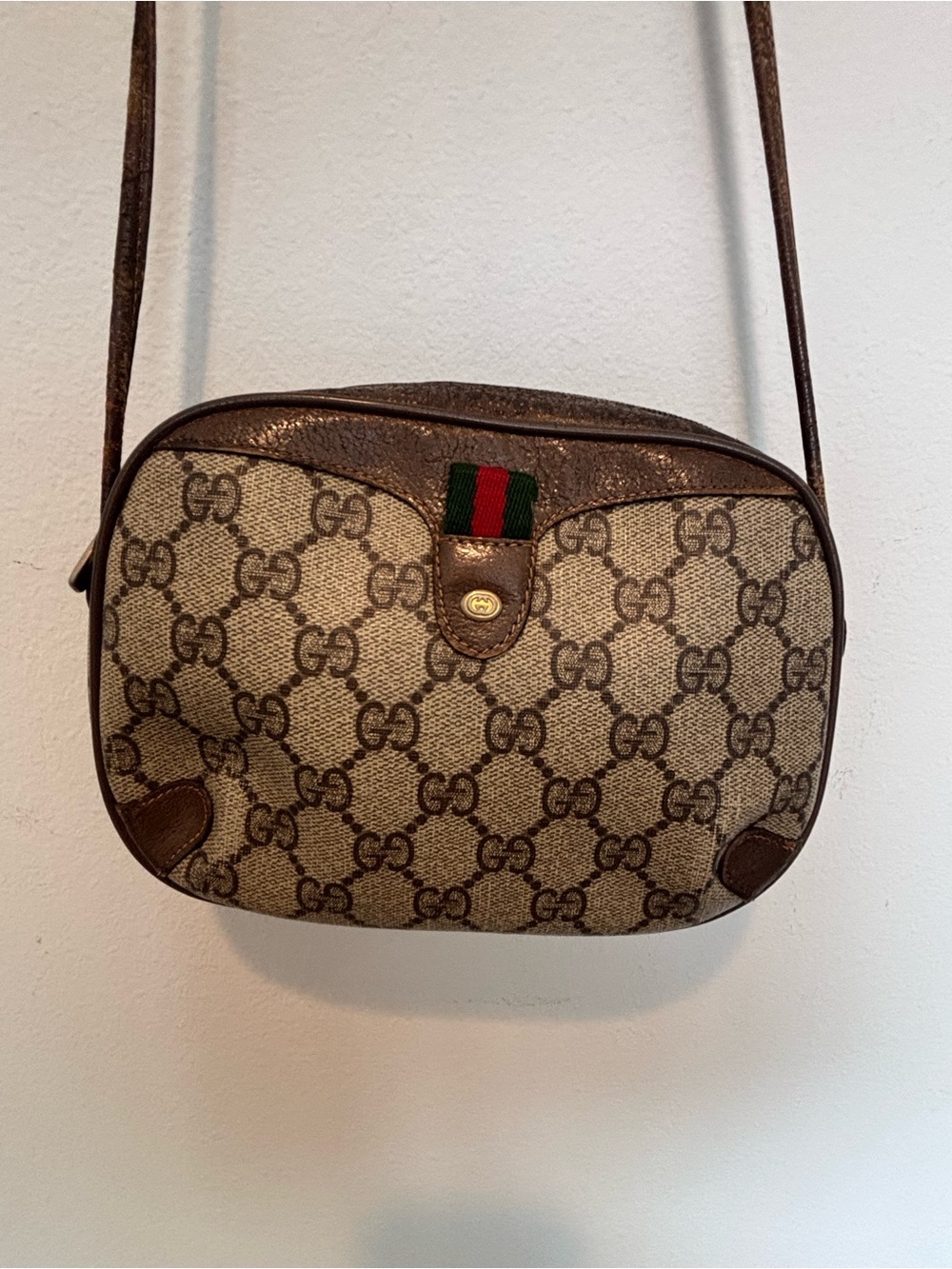 Gucci Beige/Brown Monogram Crossbody with Green-Red Web - Picture 15 of 16